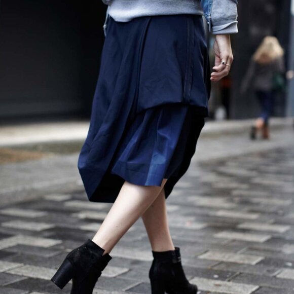 ✨ H&M x Maison Martin Margiela “Hitched-Up” Draped Skirt ✨ - Picture 1 of 5